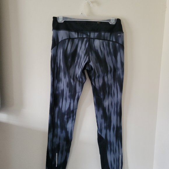 Nike Dri Fit Grey Absract Design Leggings - Picture 10 of 13